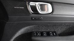 2023 (73) VOLVO XC40 2.0 B4P Ultimate Dark 5dr Auto 3503922