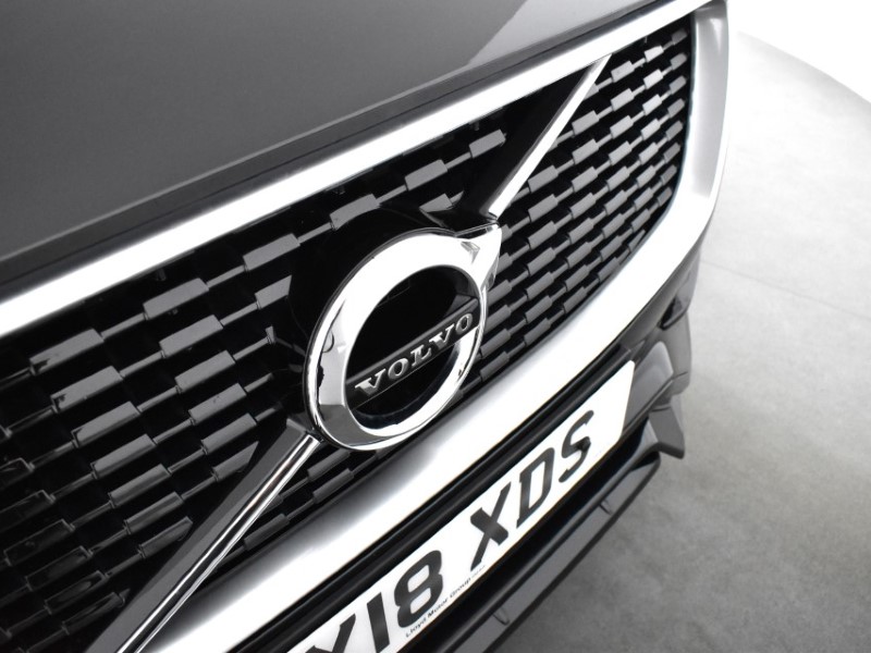 2018 (18) VOLVO XC90 2.0 D5 PowerPulse R DESIGN Pro 5dr AWD Geartronic 3509304
