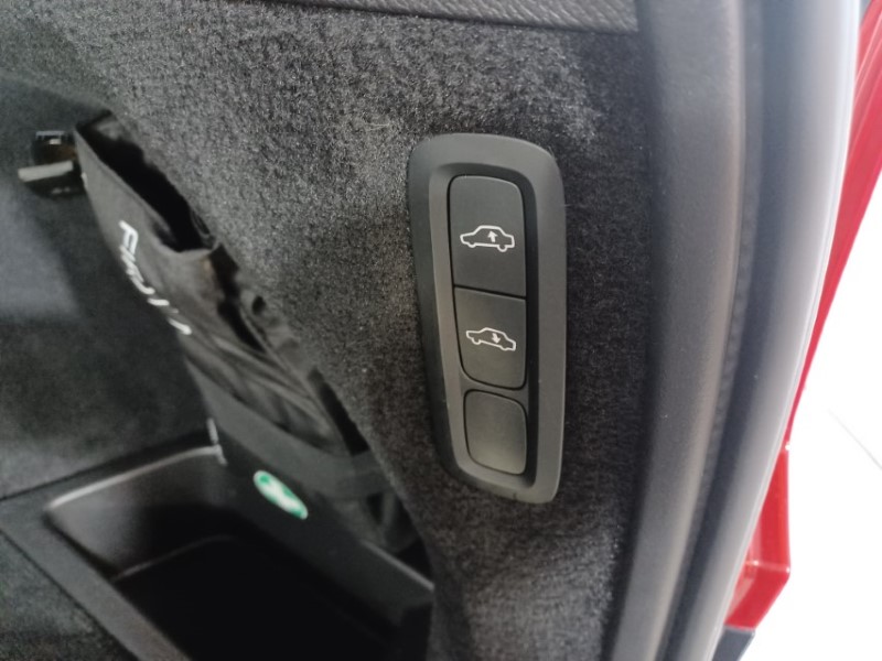 2018 (18) VOLVO XC90 2.0 D5 PowerPulse R DESIGN Pro 5dr AWD Geartronic 3509166