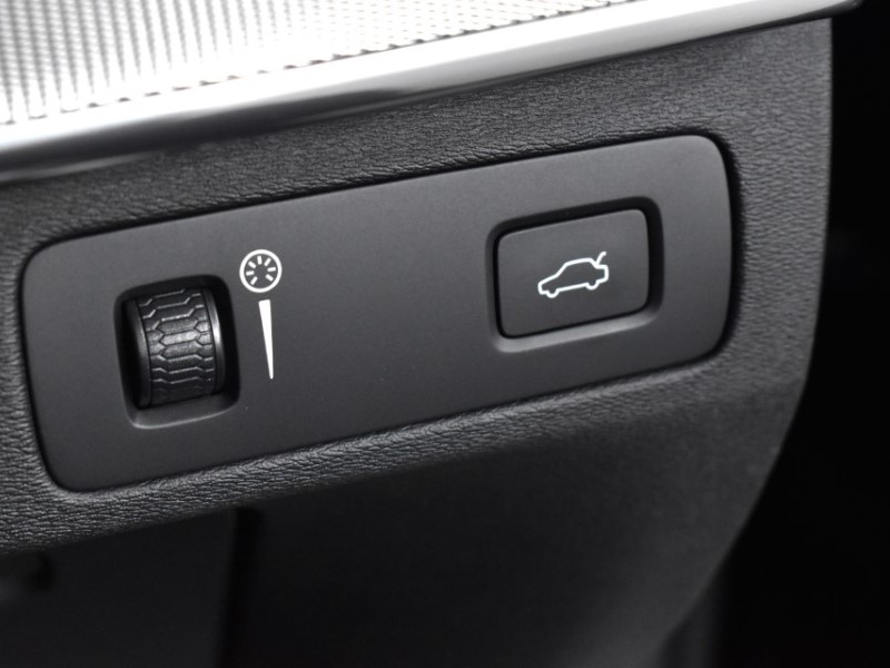 2018 (18) VOLVO XC90 2.0 D5 PowerPulse R DESIGN Pro 5dr AWD Geartronic 3509291