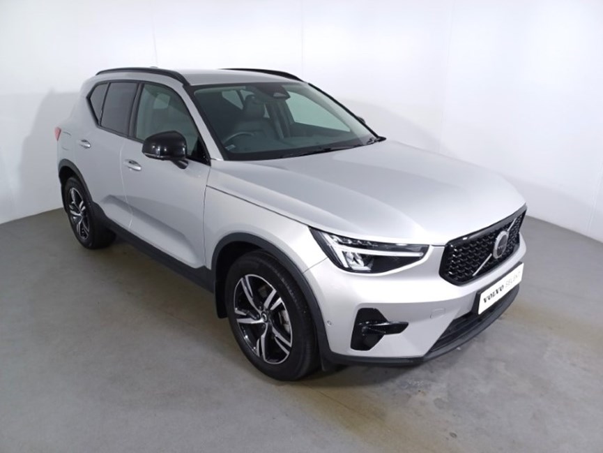2023 (23) VOLVO XC40 2.0 B3P Plus Dark 5dr Auto