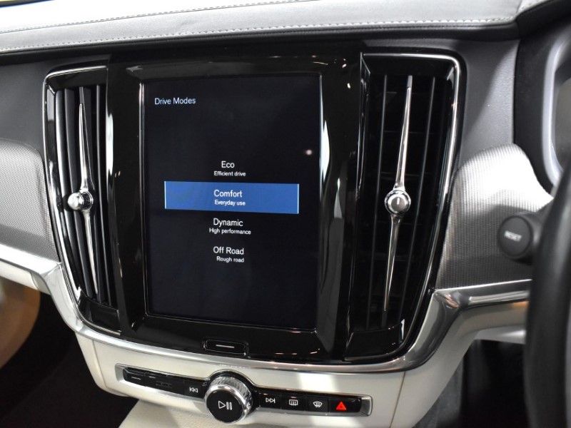 2019 (69) VOLVO V90 2.0 D4 Cross Country Pro 5dr AWD Geartronic 3507268