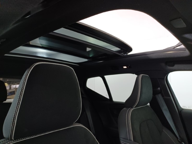 2024 (73) VOLVO XC40 2.0 B4P Ultimate Dark 5dr Auto 3541858