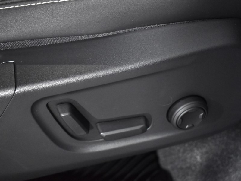 2024 (73) VOLVO XC40 2.0 B4P Ultimate Dark 5dr Auto 3541969