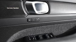 2024 (73) VOLVO XC40 2.0 B4P Ultimate Dark 5dr Auto 3541934