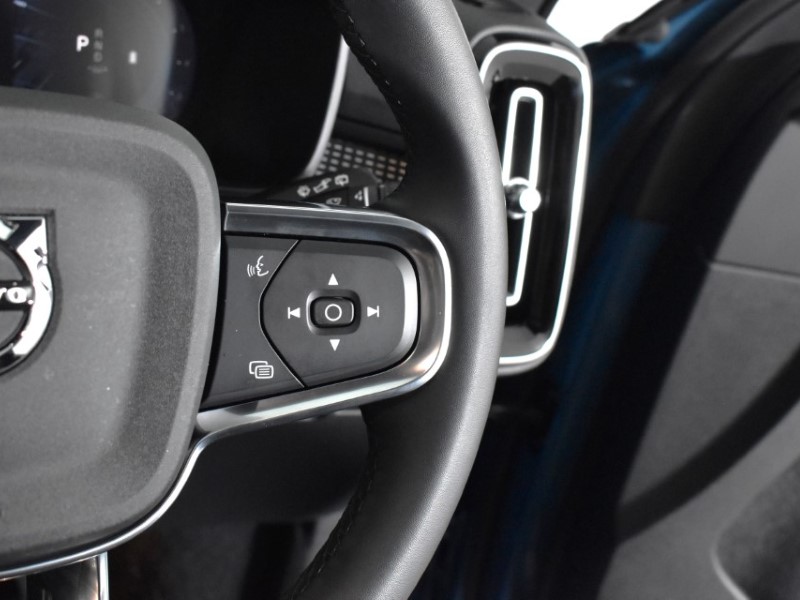 2024 (73) VOLVO XC40 2.0 B4P Ultimate Dark 5dr Auto 3541967