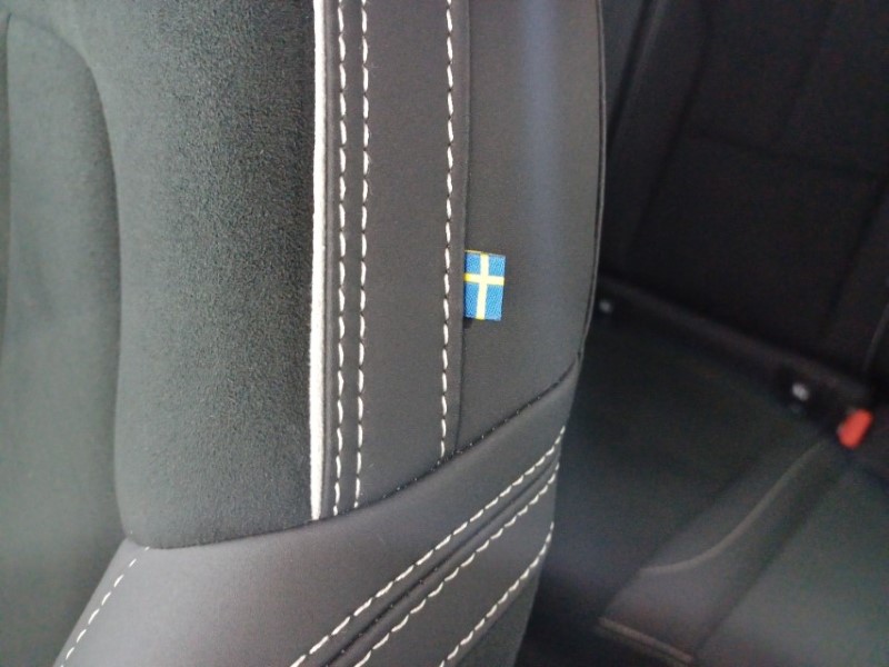 2024 (73) VOLVO XC40 2.0 B4P Ultimate Dark 5dr Auto 3541866