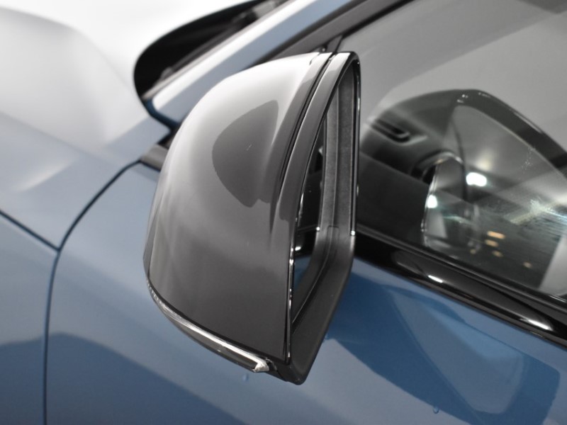 2024 (73) VOLVO XC40 2.0 B4P Ultimate Dark 5dr Auto 3541971