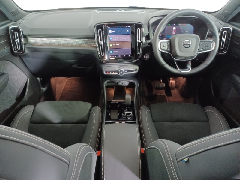 2024 (73) VOLVO XC40 2.0 B4P Ultimate Dark 5dr Auto 3541856