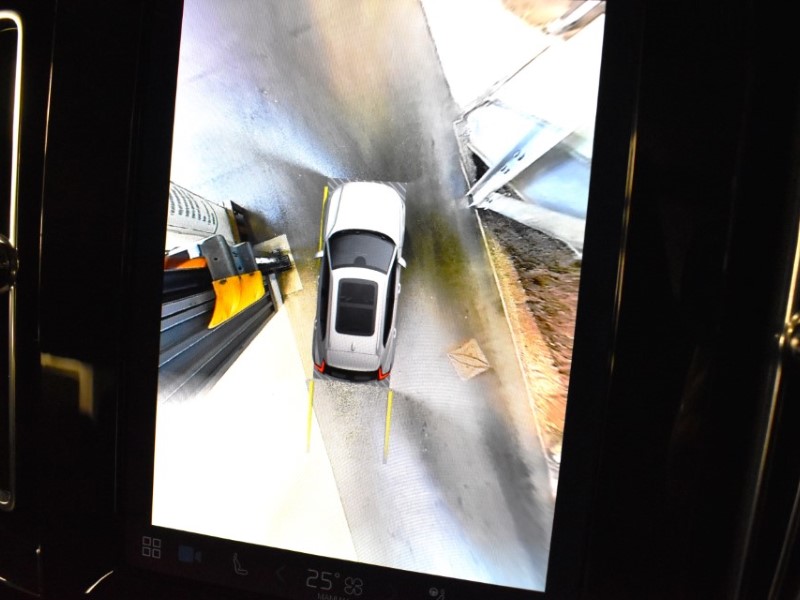 2024 (73) VOLVO XC40 2.0 B4P Ultimate Dark 5dr Auto 3541978