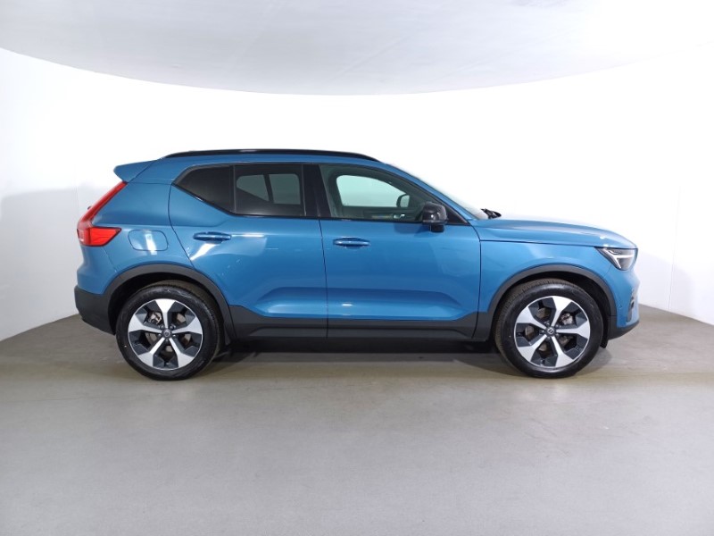2024 (73) VOLVO XC40 2.0 B4P Ultimate Dark 5dr Auto 3541845