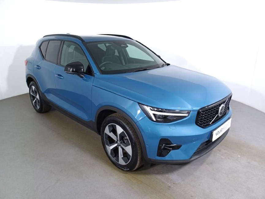 2024 (73) VOLVO XC40 2.0 B4P Ultimate Dark 5dr Auto