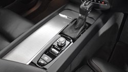 2017 (67) VOLVO XC60 2.0 D4 Inscription 5dr AWD Geartronic 3515745