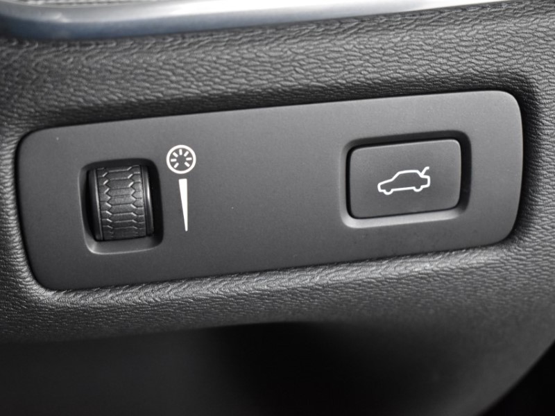 2017 (67) VOLVO XC60 2.0 D4 Inscription 5dr AWD Geartronic 3515747