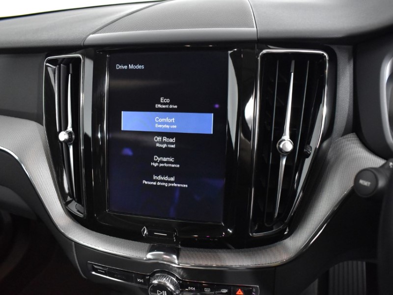 2017 (67) VOLVO XC60 2.0 D4 Inscription 5dr AWD Geartronic 3515741