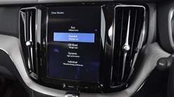 2017 (67) VOLVO XC60 2.0 D4 Inscription 5dr AWD Geartronic 3515741