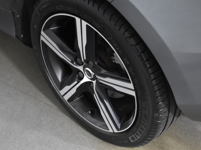 2018 (18) VOLVO V40 T2 [122] R DESIGN Nav Plus 5dr 3553995