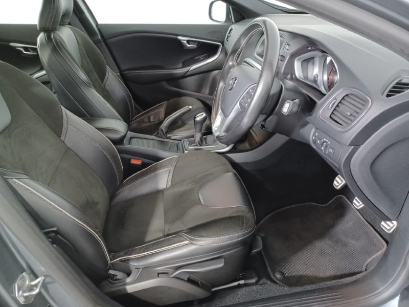 2018 (18) VOLVO V40 T2 [122] R DESIGN Nav Plus 5dr 3553968