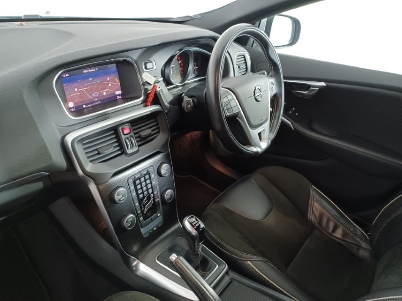 2018 (18) VOLVO V40 T2 [122] R DESIGN Nav Plus 5dr 3553976