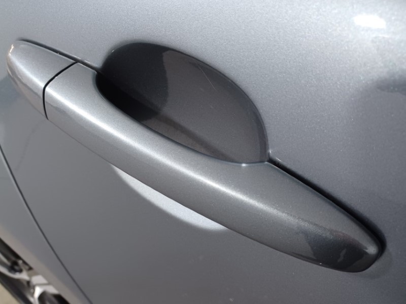 2018 (18) VOLVO V40 T2 [122] R DESIGN Nav Plus 5dr 3553981