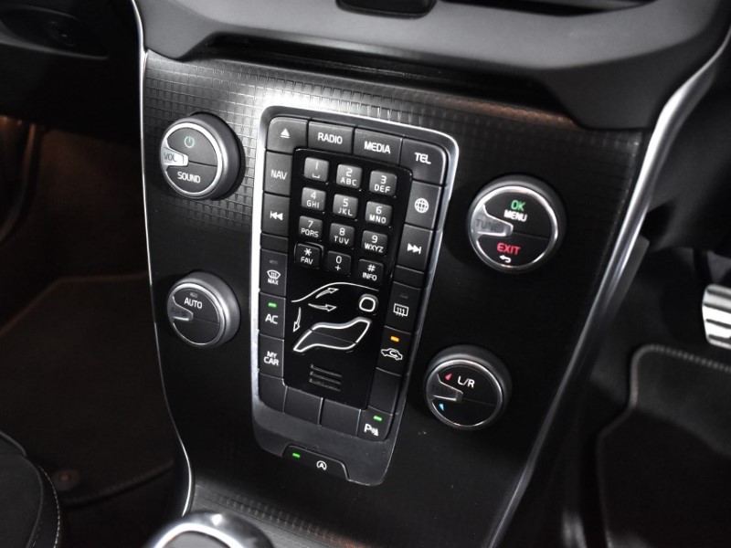 2018 (18) VOLVO V40 T2 [122] R DESIGN Nav Plus 5dr 3553990