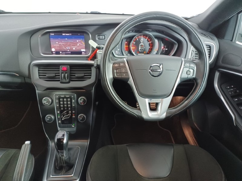 2018 (18) VOLVO V40 T2 [122] R DESIGN Nav Plus 5dr 3553972