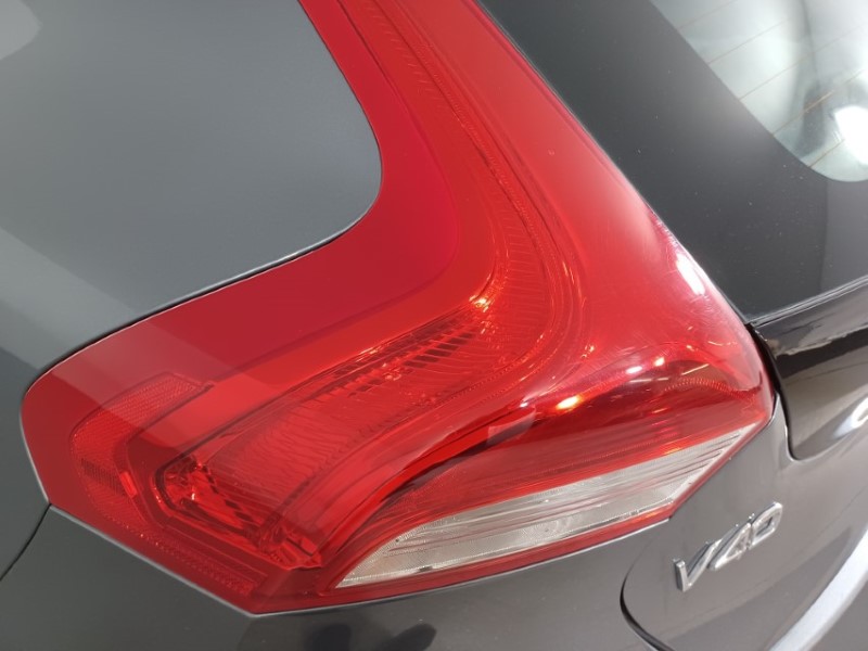 2018 (18) VOLVO V40 T2 [122] R DESIGN Nav Plus 5dr 3553979