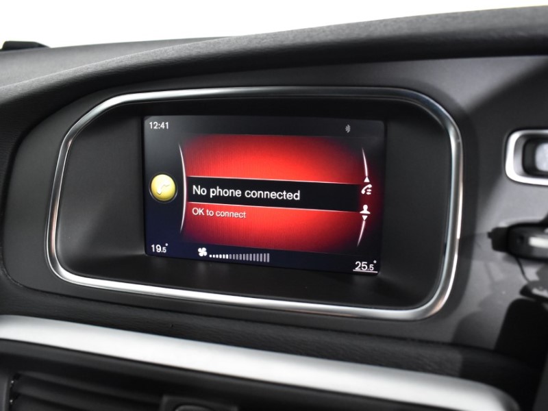 2018 (18) VOLVO V40 T2 [122] R DESIGN Nav Plus 5dr 3553986