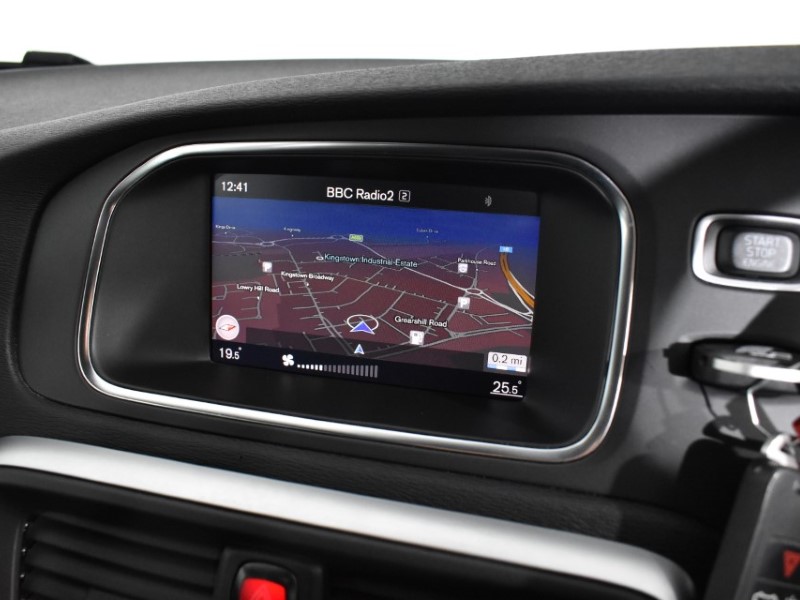 2018 (18) VOLVO V40 T2 [122] R DESIGN Nav Plus 5dr 3553983