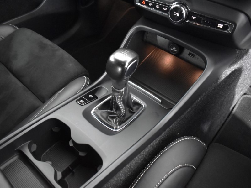 2021 (21) VOLVO XC40 1.5 T3 [163] R DESIGN Pro 5dr 3528003