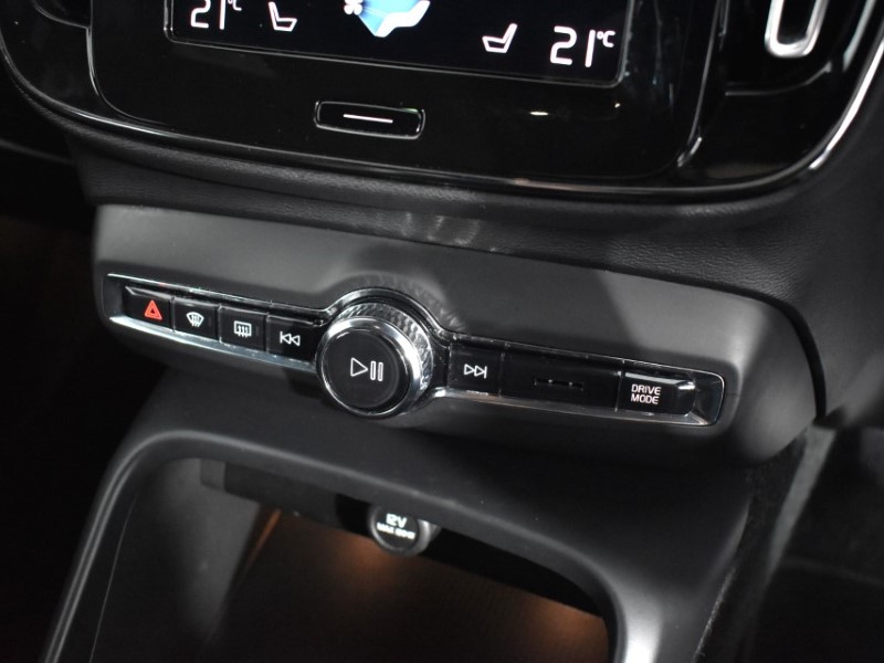 2021 (21) VOLVO XC40 1.5 T3 [163] R DESIGN Pro 5dr 3528001