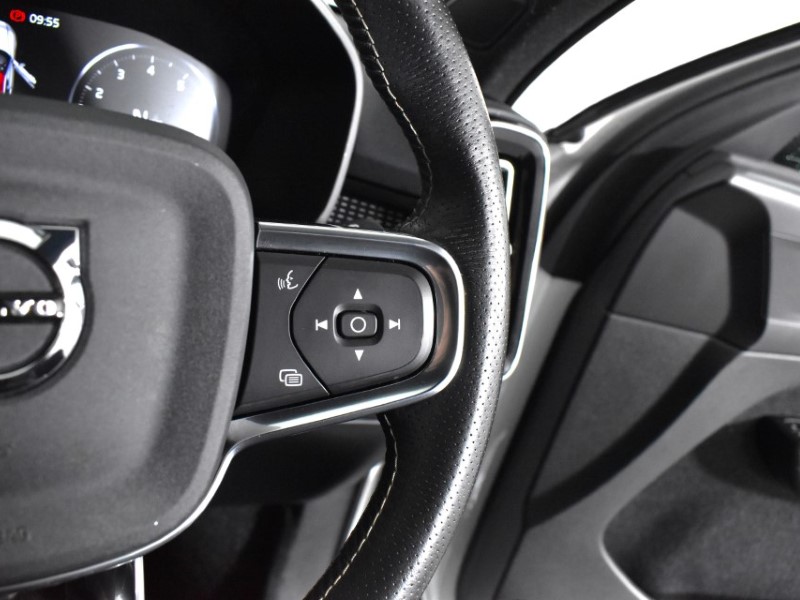 2021 (21) VOLVO XC40 1.5 T3 [163] R DESIGN Pro 5dr 3528005