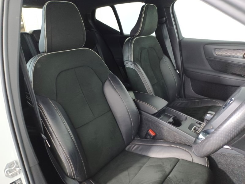 2021 (21) VOLVO XC40 1.5 T3 [163] R DESIGN Pro 5dr 3527975