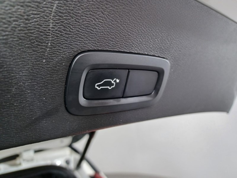 2021 (21) VOLVO XC40 1.5 T3 [163] R DESIGN Pro 5dr 3527981