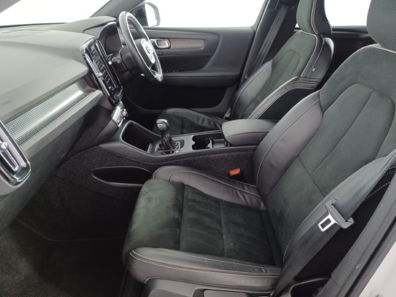 2021 (21) VOLVO XC40 1.5 T3 [163] R DESIGN Pro 5dr 3527983