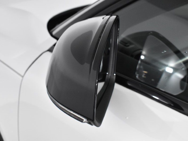 2021 (21) VOLVO XC40 1.5 T3 [163] R DESIGN Pro 5dr 3528009