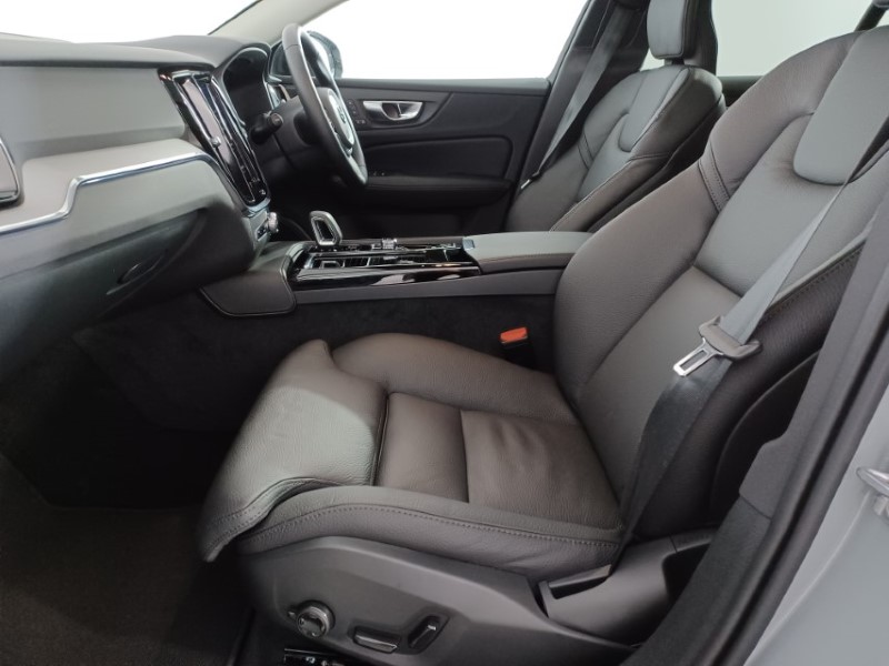 2024 (74) VOLVO V60 2.0 T8 [455] PHEV Ultra Dark 5dr AWD Auto 3846521