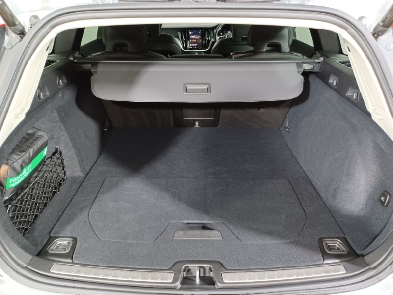 2024 (74) VOLVO V60 2.0 T8 [455] PHEV Ultra Dark 5dr AWD Auto 3846517