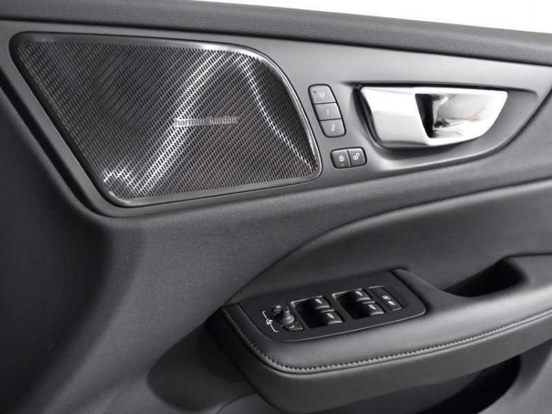 2024 (74) VOLVO V60 2.0 T8 [455] PHEV Ultra Dark 5dr AWD Auto 3846534