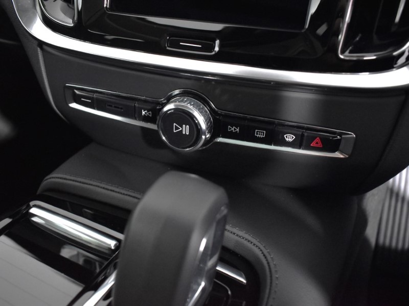 2024 (74) VOLVO V60 2.0 T8 [455] PHEV Ultra Dark 5dr AWD Auto 3846536