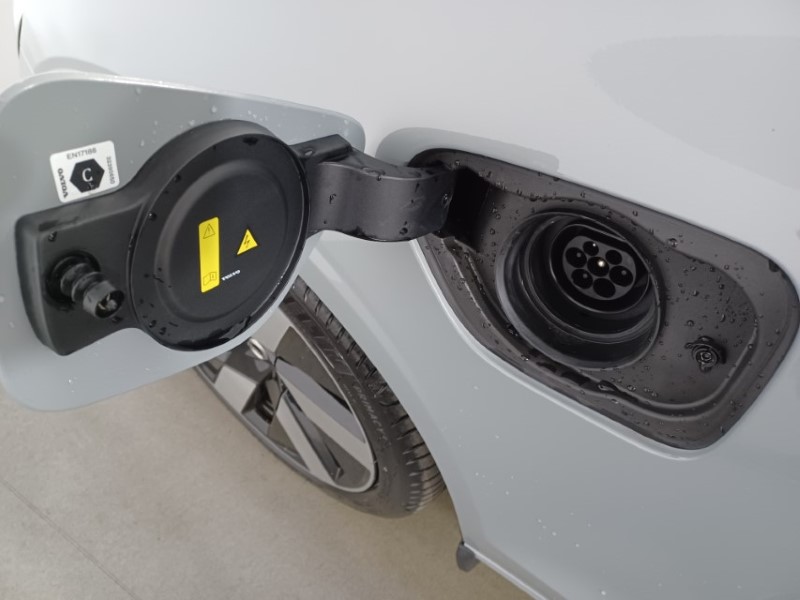 2024 (74) VOLVO V60 2.0 T8 [455] PHEV Ultra Dark 5dr AWD Auto 3846528