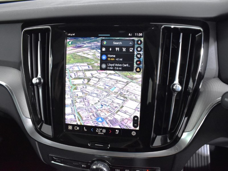 2024 (74) VOLVO V60 2.0 T8 [455] PHEV Ultra Dark 5dr AWD Auto 3846592