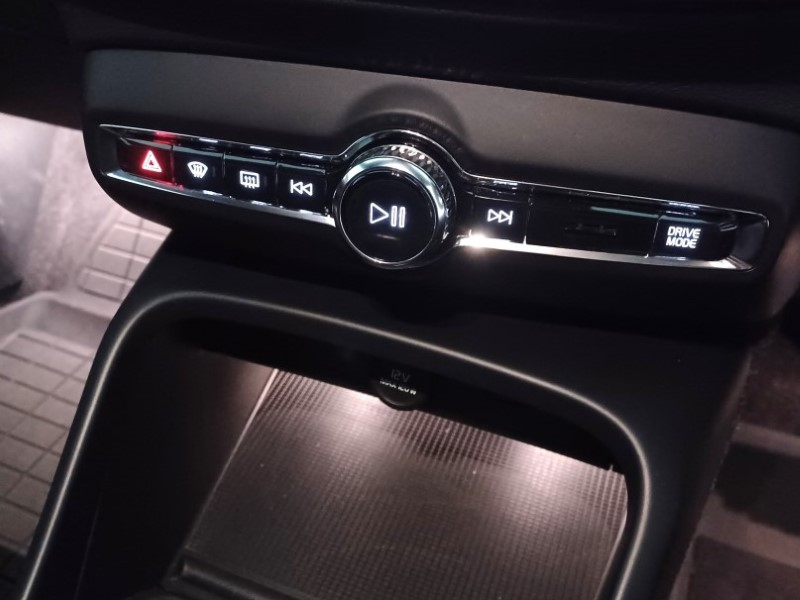 2021 (21) VOLVO XC40 1.5 T3 [163] R DESIGN 5dr 3537951