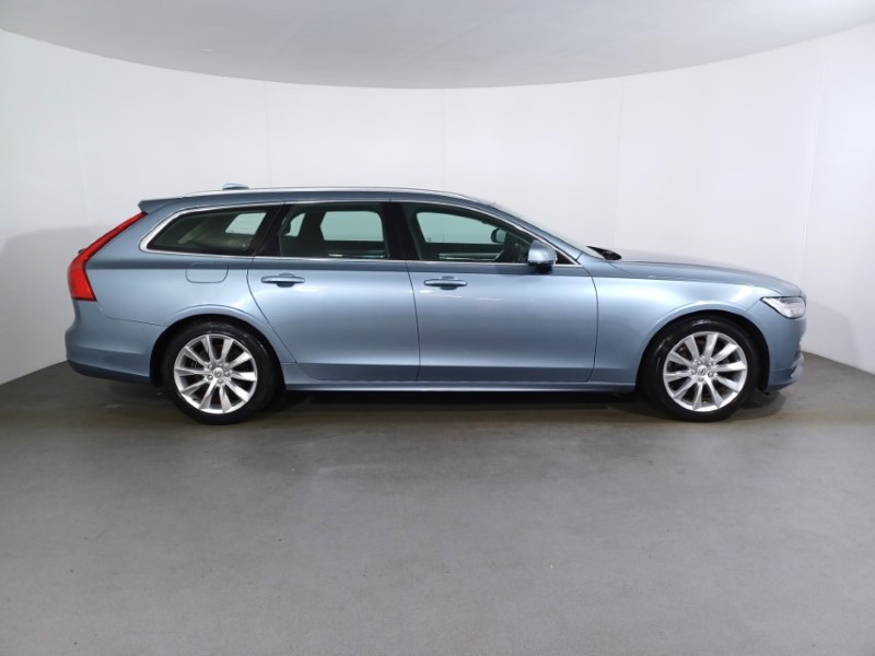 2020 (70) VOLVO V90 2.0 T4 Momentum Plus 5dr Geartronic 3633198