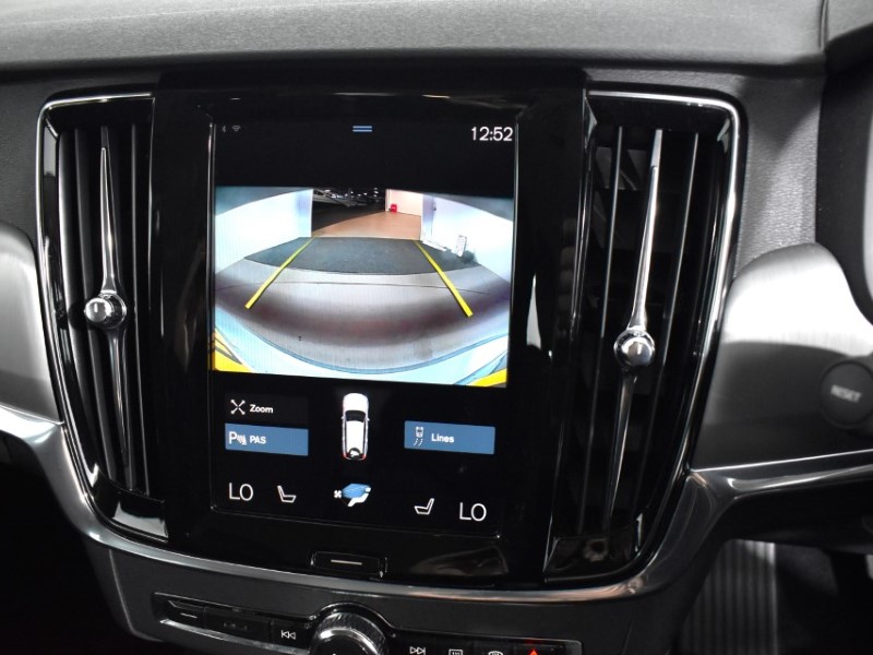 2020 (70) VOLVO V90 2.0 T4 Momentum Plus 5dr Geartronic 3633229