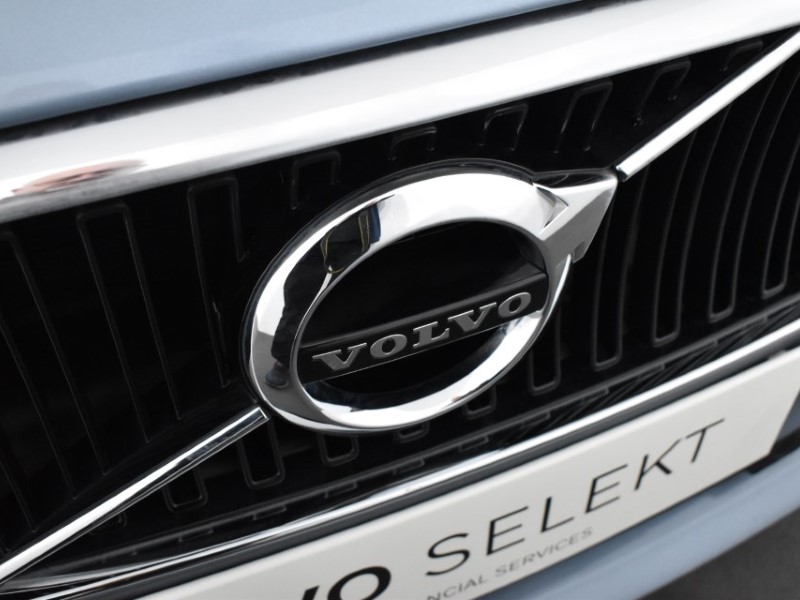 2020 (70) VOLVO V90 2.0 T4 Momentum Plus 5dr Geartronic 3633243