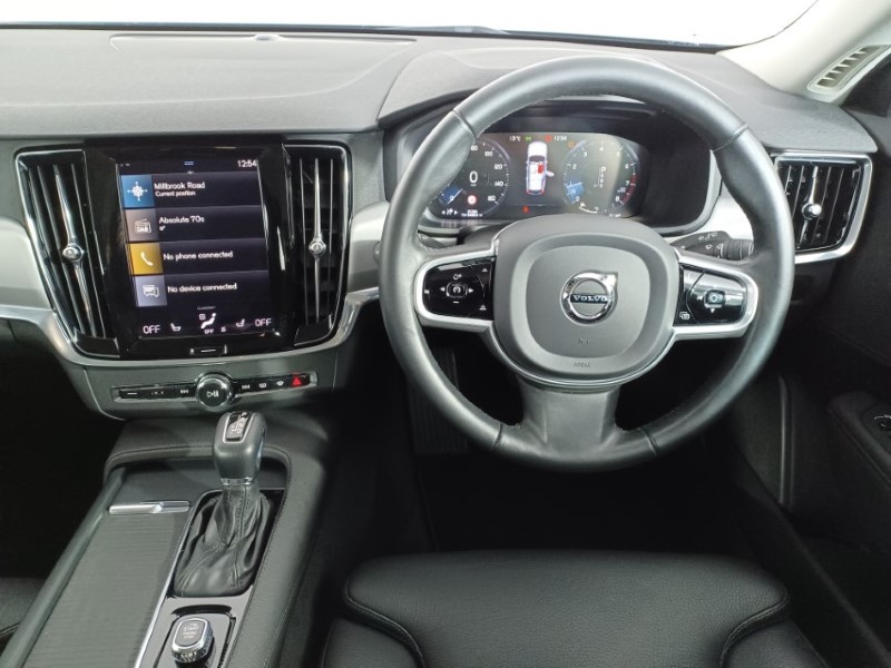 2020 (70) VOLVO V90 2.0 T4 Momentum Plus 5dr Geartronic 3633207