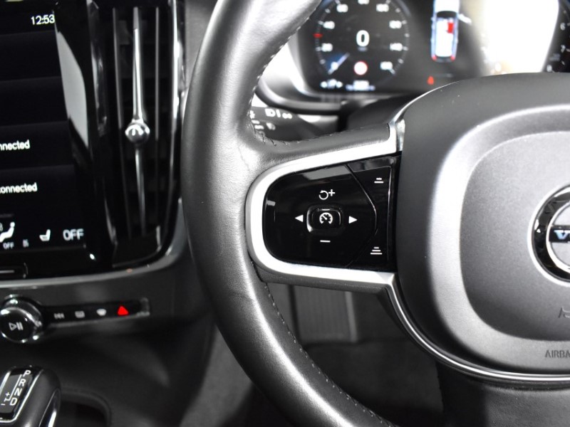 2020 (70) VOLVO V90 2.0 T4 Momentum Plus 5dr Geartronic 3633234