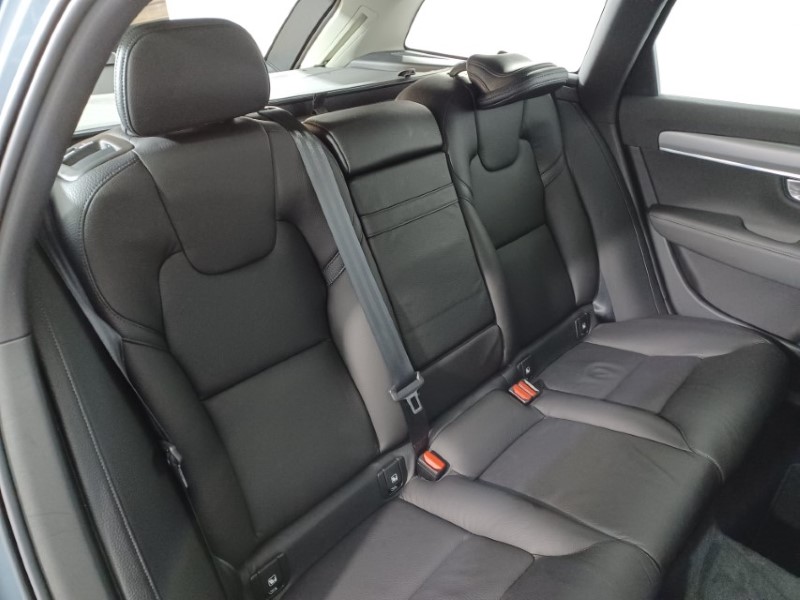 2020 (70) VOLVO V90 2.0 T4 Momentum Plus 5dr Geartronic 3633206