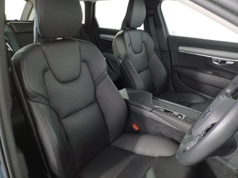 2020 (70) VOLVO V90 2.0 T4 Momentum Plus 5dr Geartronic 3633205